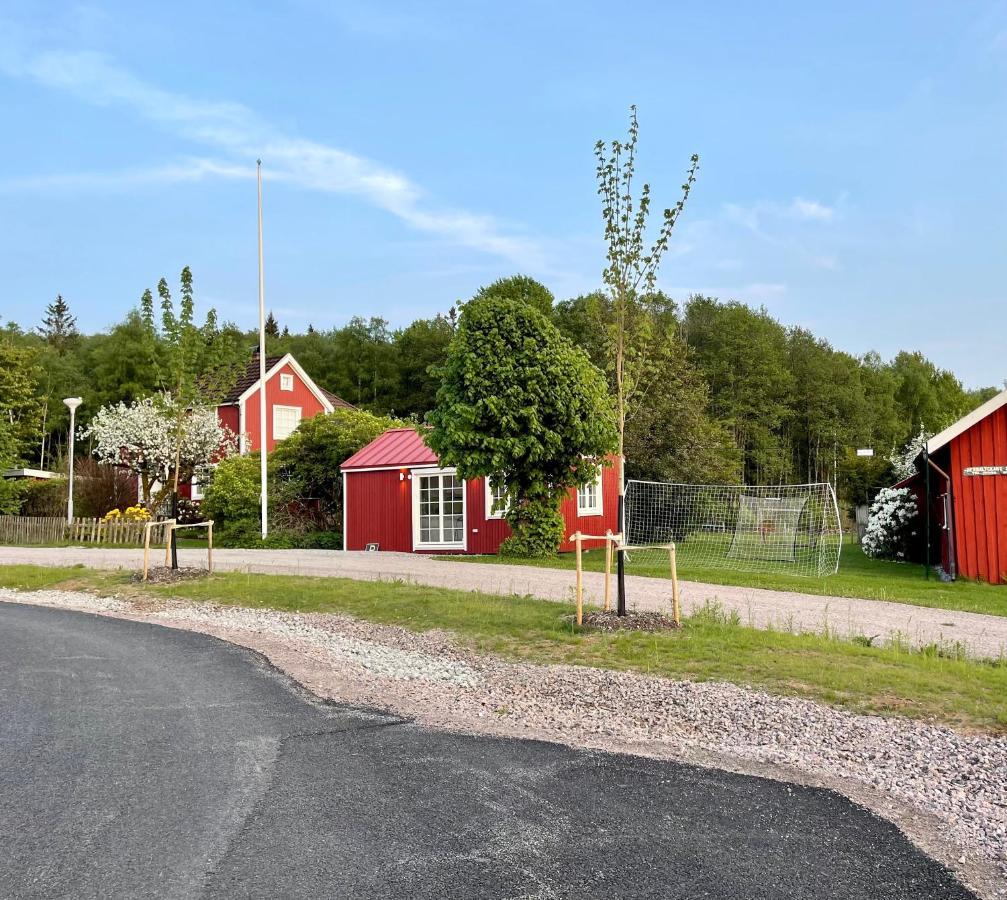 Lyckan - Minihus I Lantlig Miljoe Ulricehamn Exterior photo